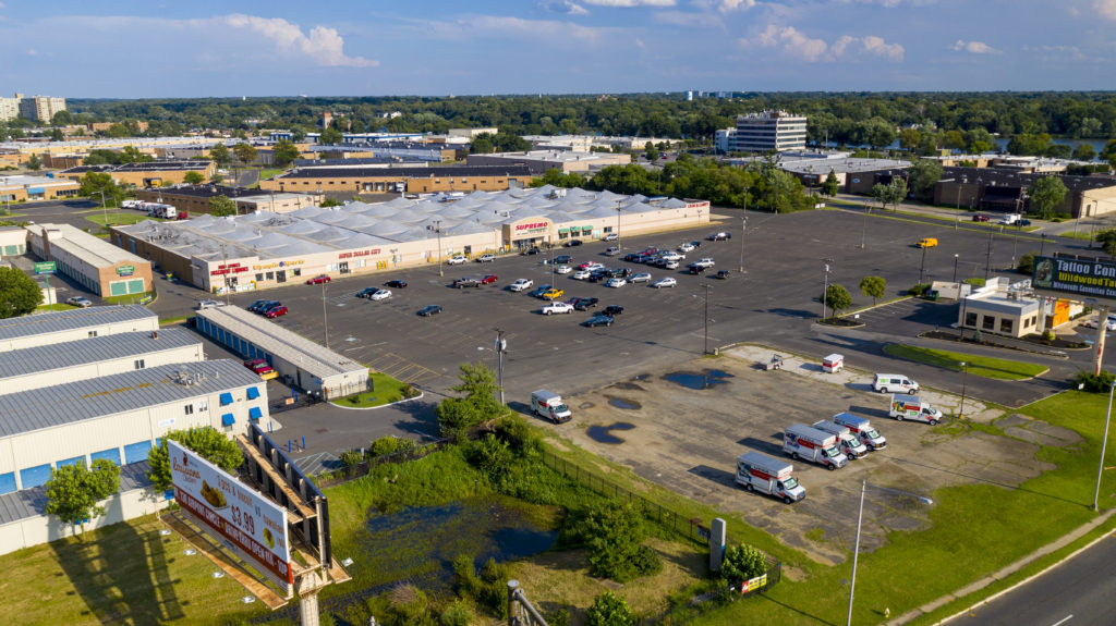 Airport Circle Plaza View 4